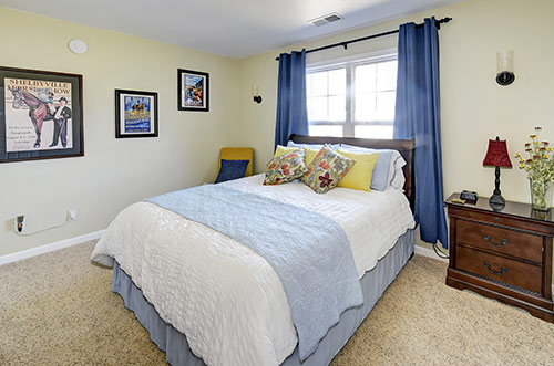 Twin bedroom and guest bathroom